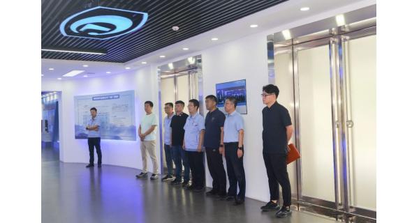 新疆前海集團領(lǐng)導(dǎo)一行調(diào)研長嶺紡織機電產(chǎn)業(yè)丨攜手合作再譜項目建設(shè)新篇章